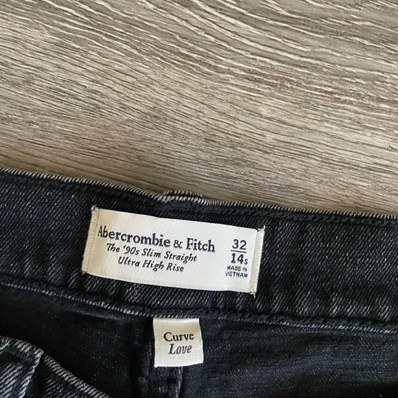 Abercrombie & Fitch Curve Love 90’s Slim Straight Short - Picture 6 of 6